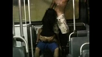 Se pegando no ônibus