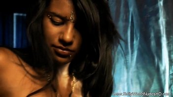 Bollywood actress boobs