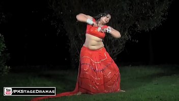 Mahima chaudhary navel