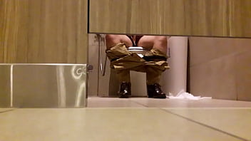 Hidden camera toilet porn