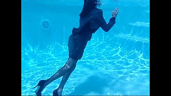 Sexy swimming video