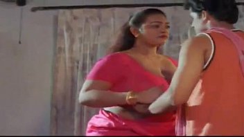 Reshma hot saree