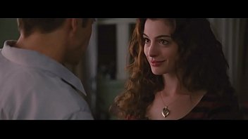 Anne hathaway naked tits