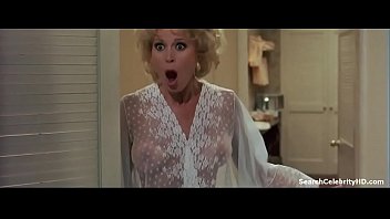 Leslie easterbrook breast size