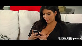 Kim kardashian braless pics