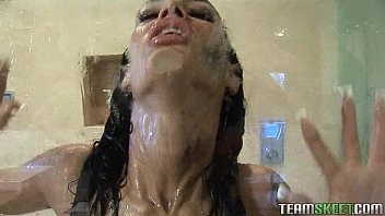 Boobs in shower