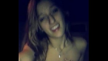 Novinha brasileira se masturbando