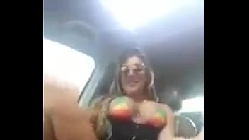 Sexo dentro do carro