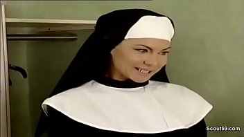 Sexo hardcore no convento italiano