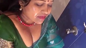 Desi aunty bath nude