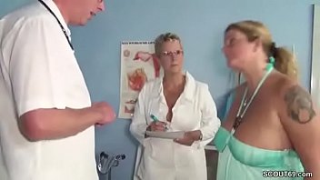 Frauenarzt fickt