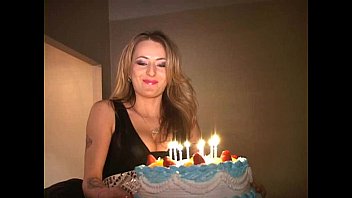 Happy birthday cake video download