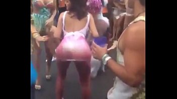 Bruna marquezine dance