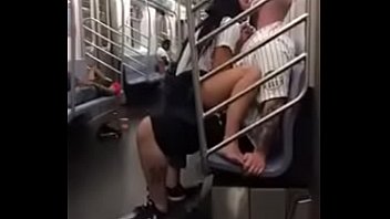 Coreana sendo f***** no metrô
