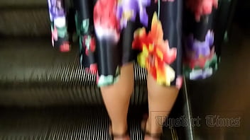 Upskirt metro cdnx