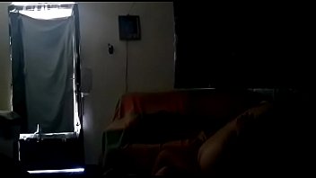 Novinha dando pro namorado e pro amigo dele