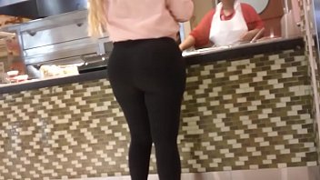 Pussy in leggings