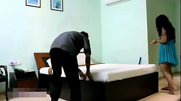 Esposa provocando serviço de quarto