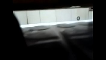 Ngintip cewek santri mandi