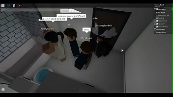 Мистер макс играет в roblox