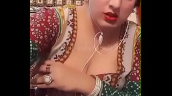 Pakistani boobs