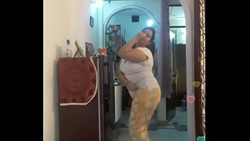 Indian aunty sexy dance