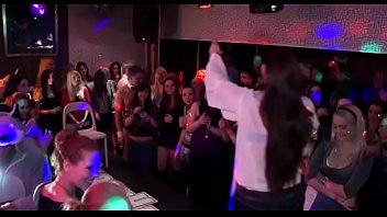 X vídeo de Zé paredão com a dançarina