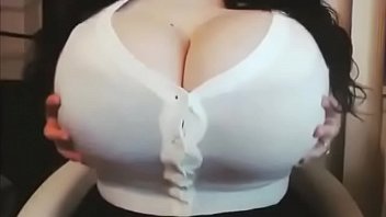 Big boobs cleavage