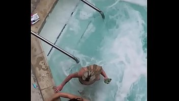 Video nue piscine