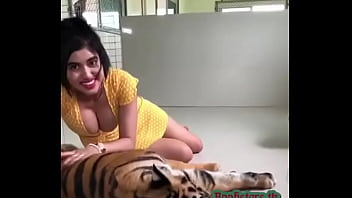 Indian college girls cleavage
