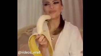 Banana deepthroat