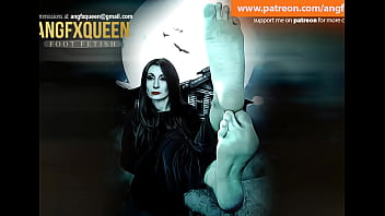 Morticia addams feet