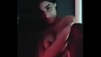 Ananya pandey hot boobs