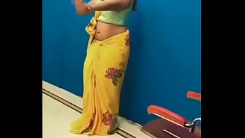 Sexy pose in saree