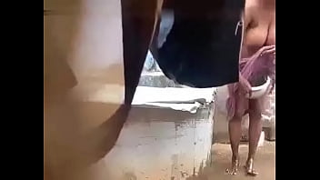 Desi aunty bath pic