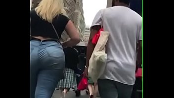 Candid jeans