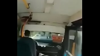 Esposa dando a buseta