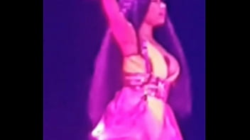 Nicki minaj boob slip