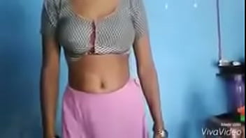 How to tie a sexy saree