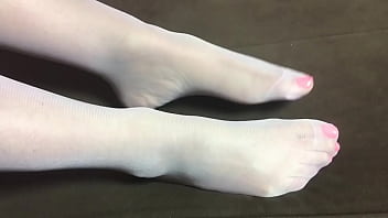 Sexy toes in nylons