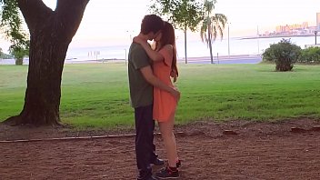 Es mi cumpleaños y mi novio me saca a dar una vuelta por el parque que termina siendo como nuestra luna de miel