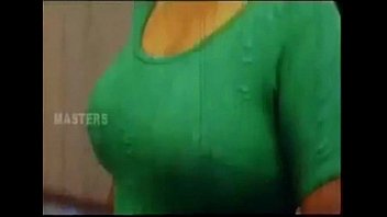 Mallu hot reshma bathing