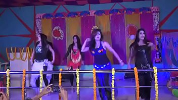 Bhojpuri naked stage dance