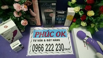 Học sinh nữ thay đồ