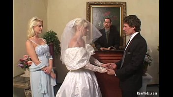 Testando vestido noiva