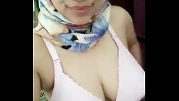 Crot wanita Arab jilbab Indonesia