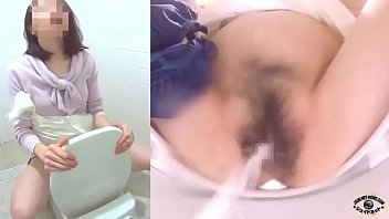 Japanese girl pee