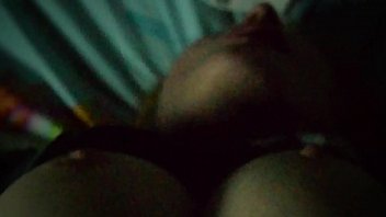 Fotos de mulher pelada deitada na cama