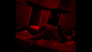 Mulher fazendo sexo no motel