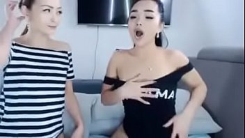 Lesbienne asiatique anal